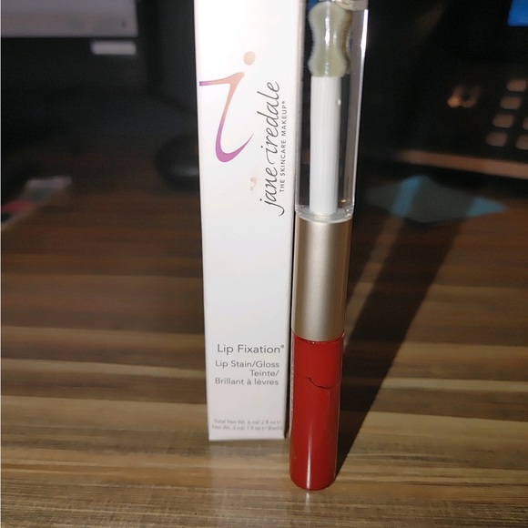 Jane Iredale Lip Fixation - Picture 1 of 5